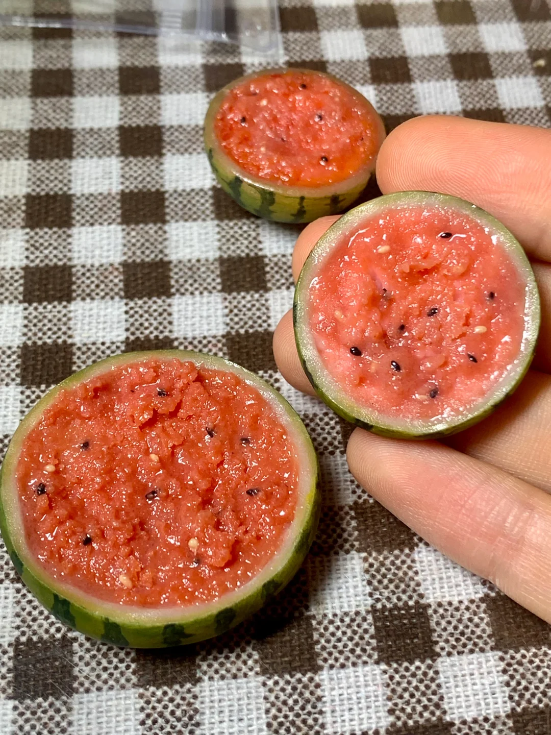 很简单的西瓜冰箱贴教程?