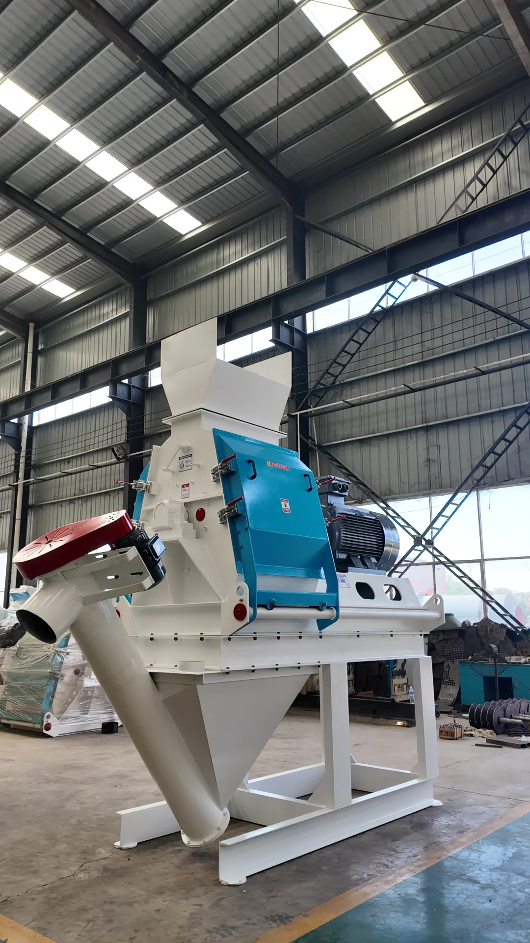 养殖饲料粉碎机械：水滴式多功能粉碎设备