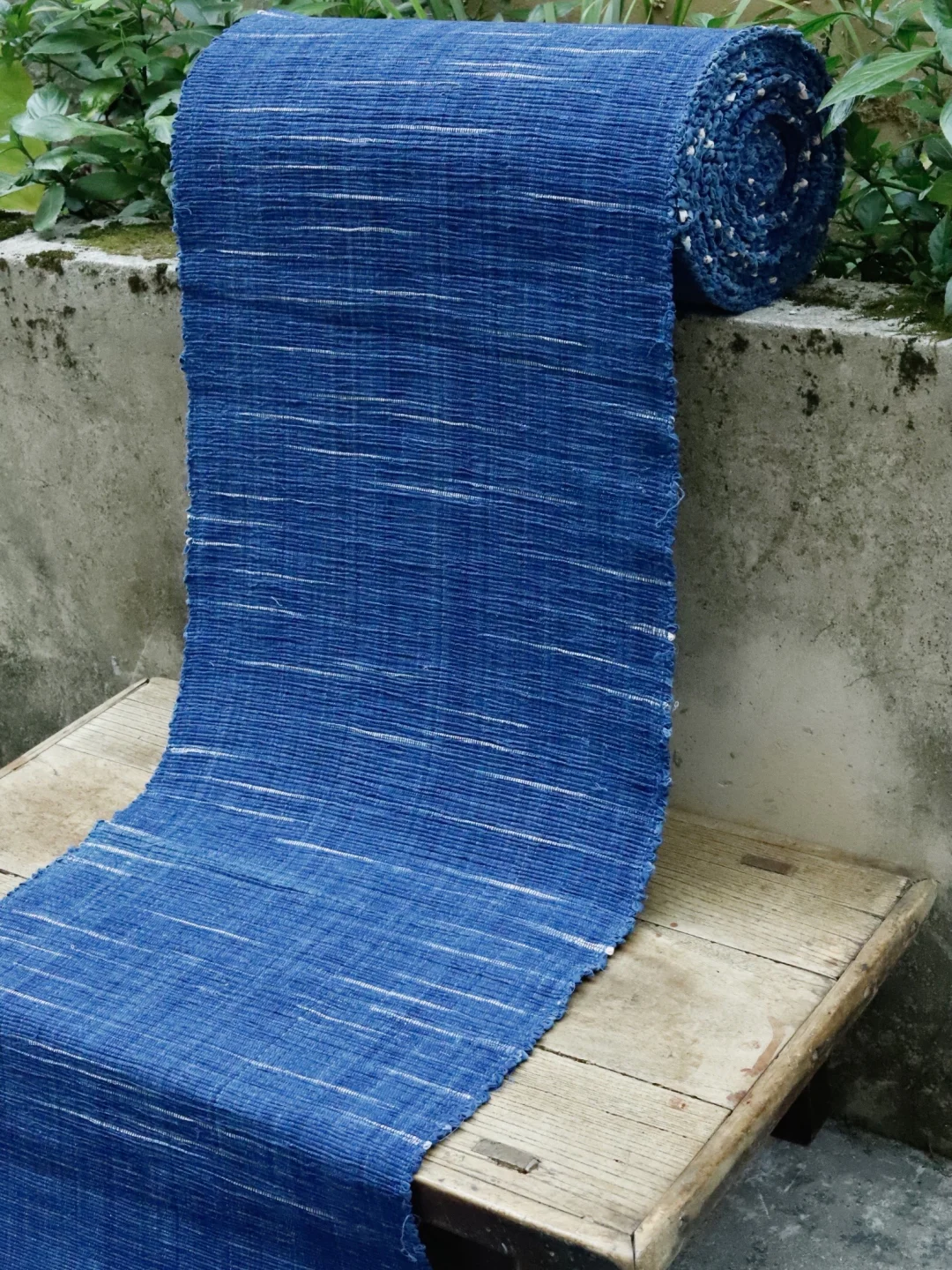 靛蓝裂织里是植物染的古朴诗行