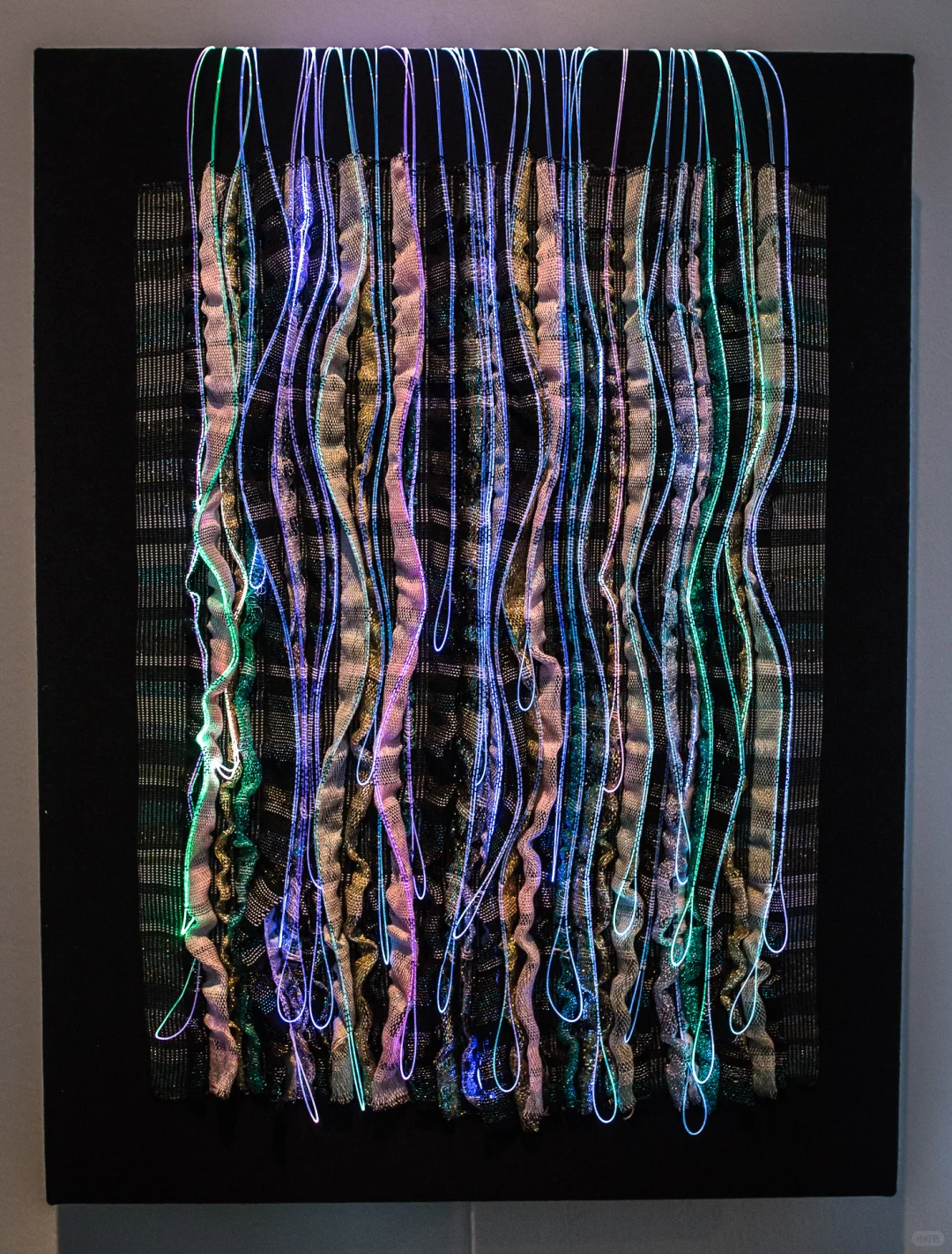 ✨：当传统编织遇上未来科技（光纤➕提花=?