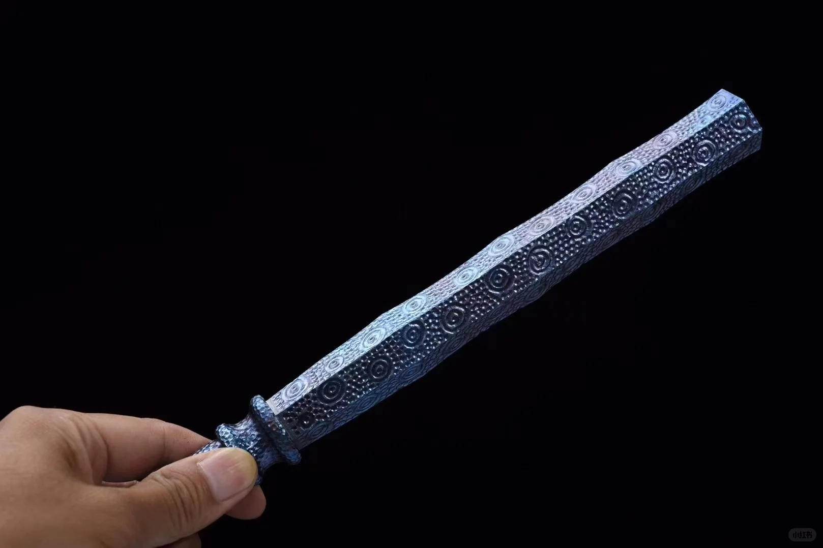 钛合金裁决作品全长：34cm 柄长：13cm 直