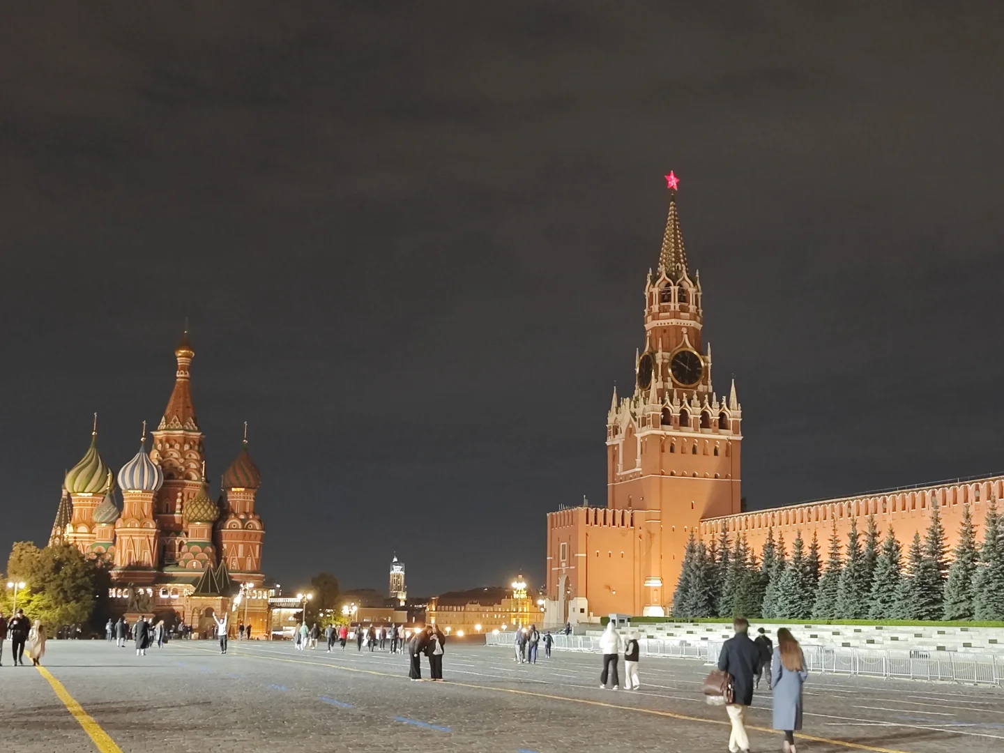 原来俄罗斯地铁红场都不用安检