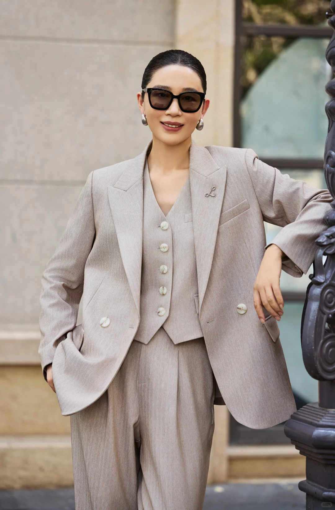 40而已｜都说我穿西装好看，对吗？