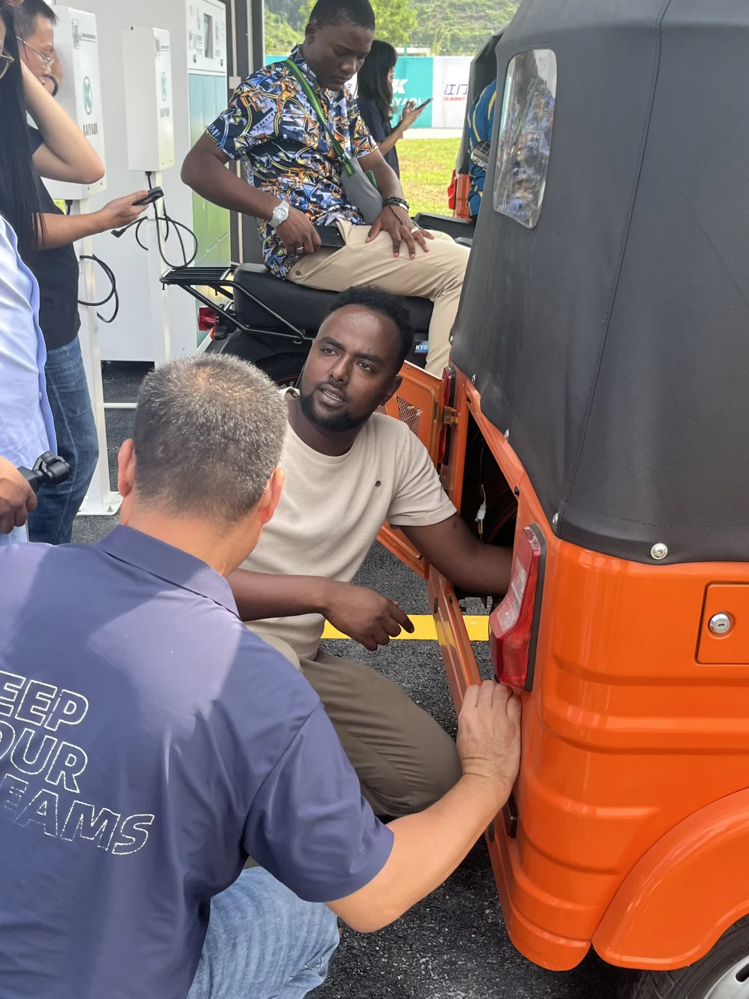 江门摩托“中国芯”领跑全球新赛道，破夕阳局