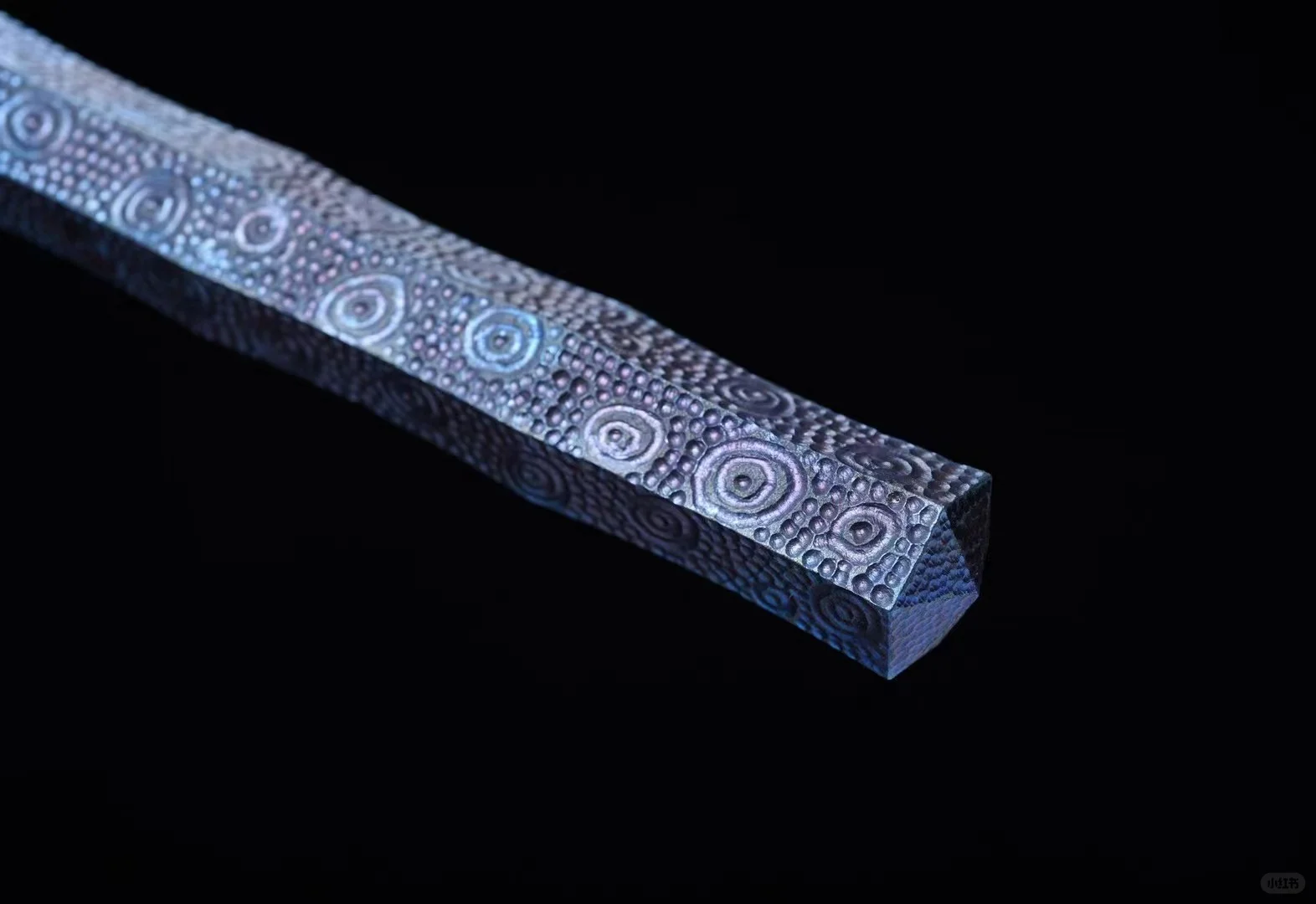 钛合金裁决作品全长：34cm 柄长：13cm 直