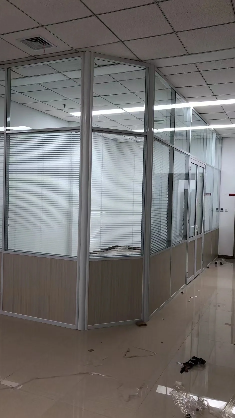 办公室玻璃隔断墙