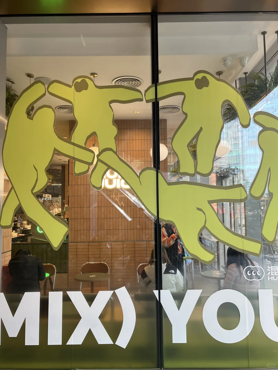 玻璃上这样贴效果非常不错