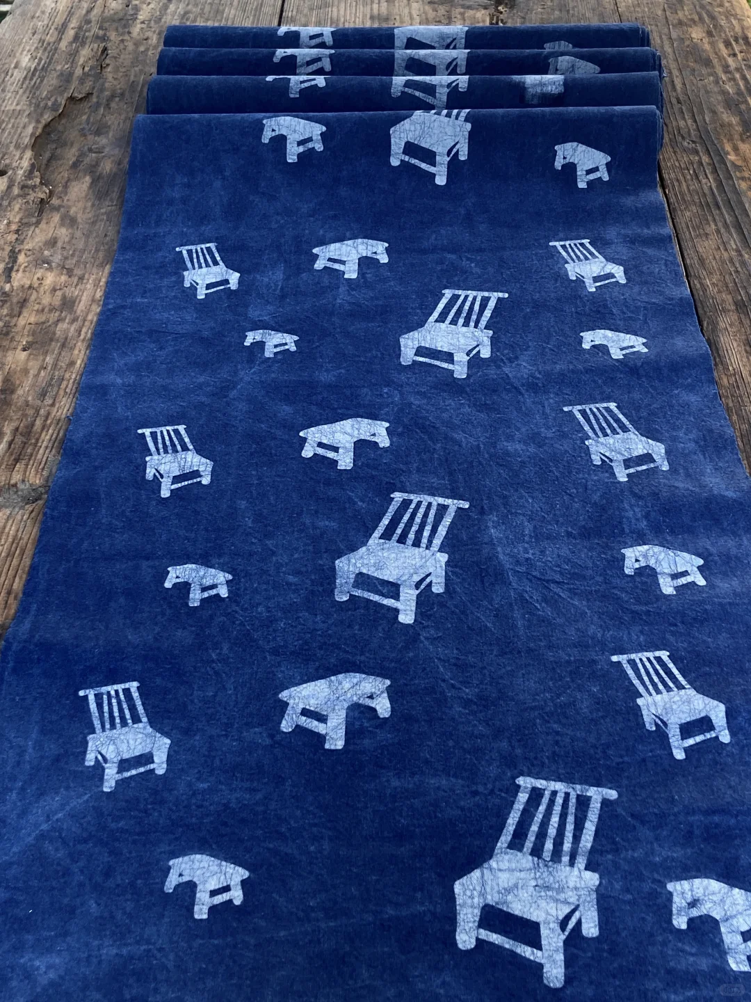 靛蓝如青娥织梦，木马小椅藏古趣?