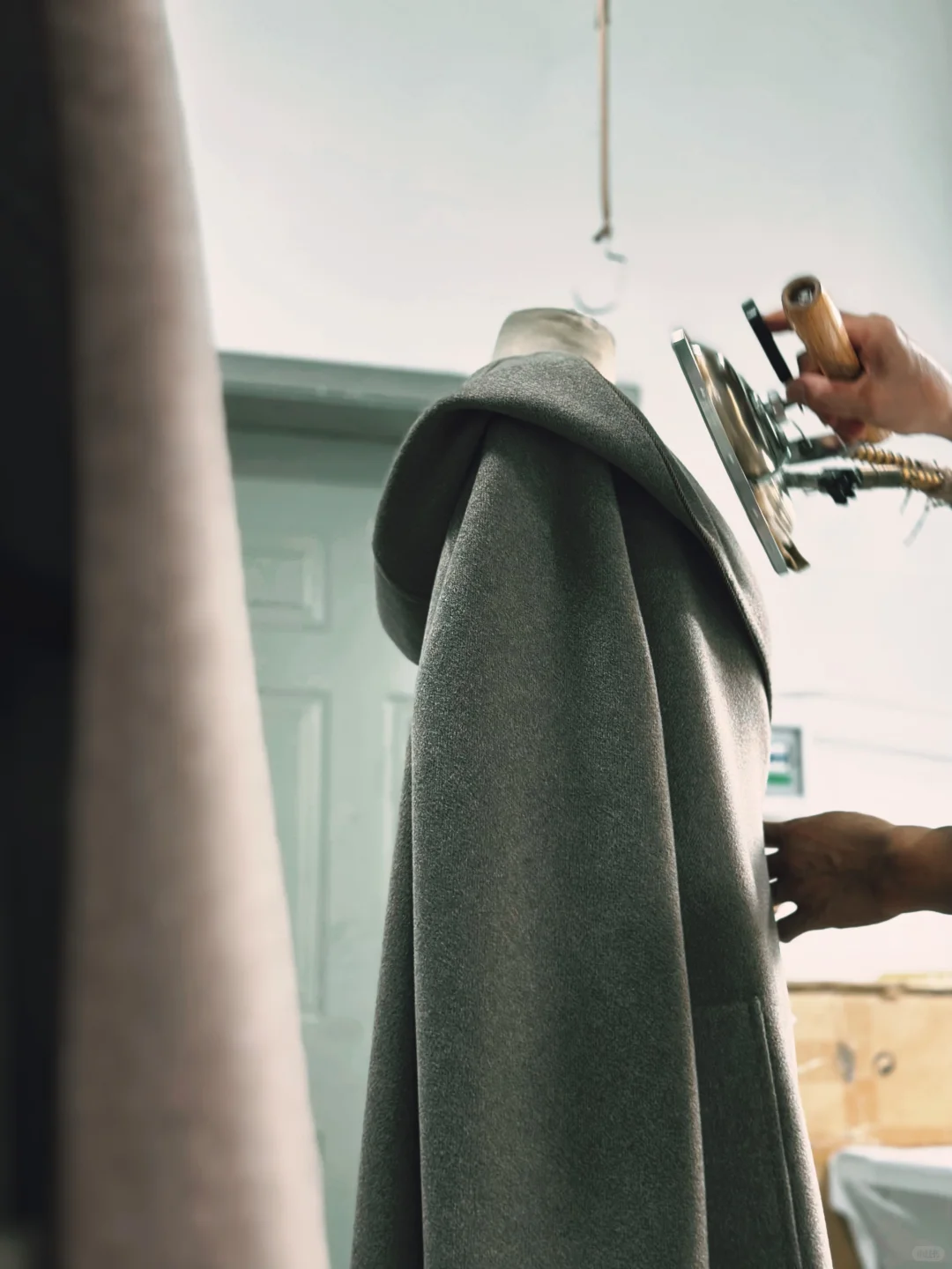 纯羊绒大衣诞生记！针针都藏着老匠人的温度