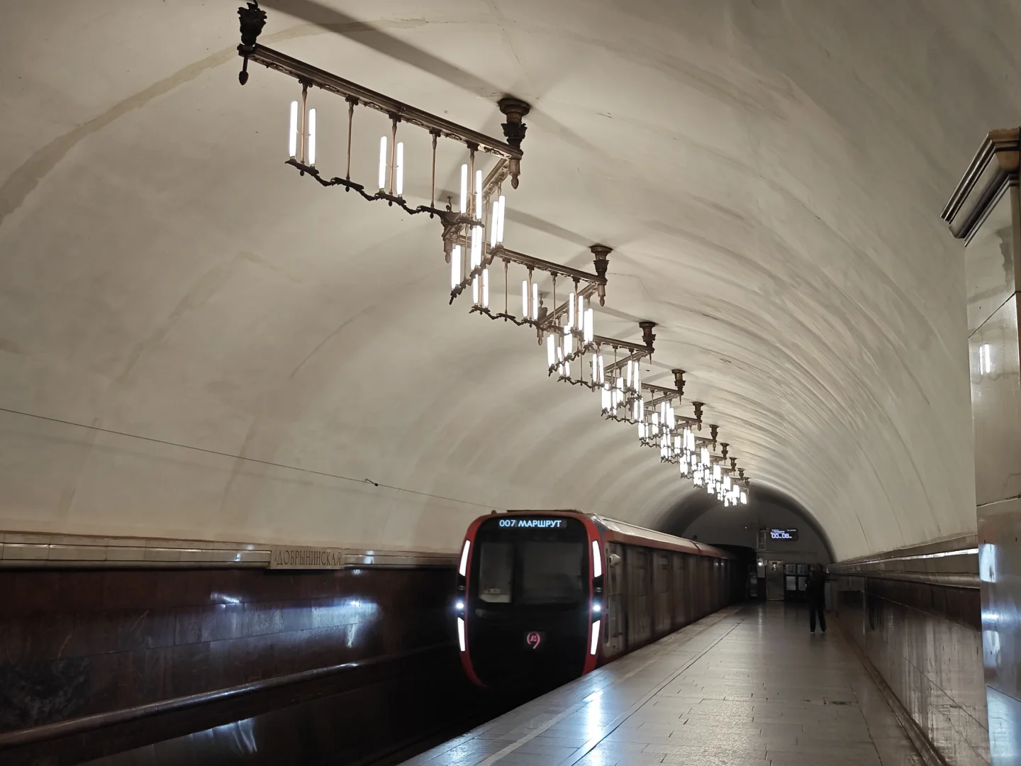 原来俄罗斯地铁红场都不用安检