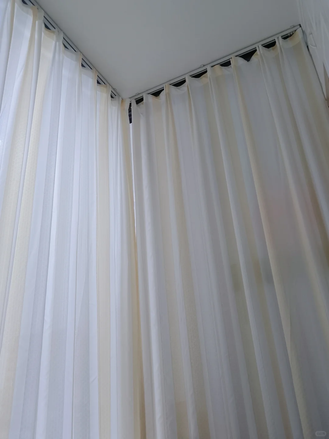 客厅有一间小卧室