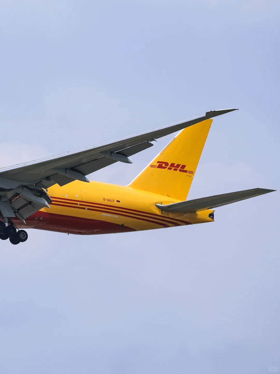 关键时刻出了光：AeroLogic的DHL B777F