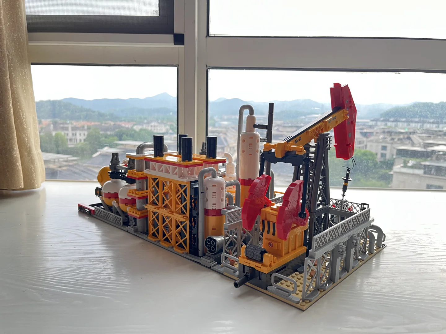 本人拼搭的第1⃣️8⃣️6⃣️座街景，石油化工厂