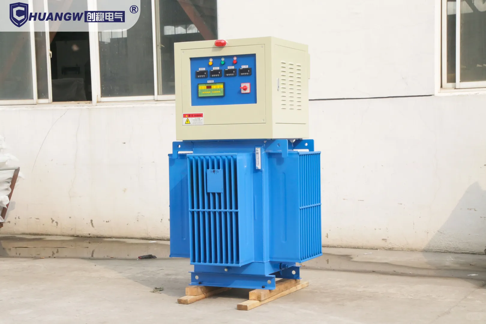 为什么大型工厂常选用油浸式稳压器？