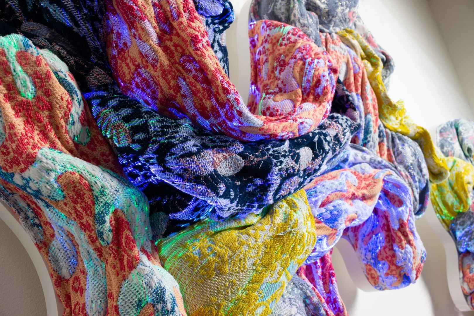 ✨：当传统编织遇上未来科技（光纤➕提花=?