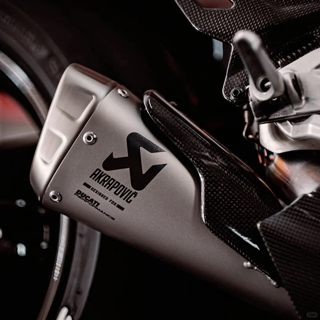 杜卡迪 V4s 升级天蝎排气