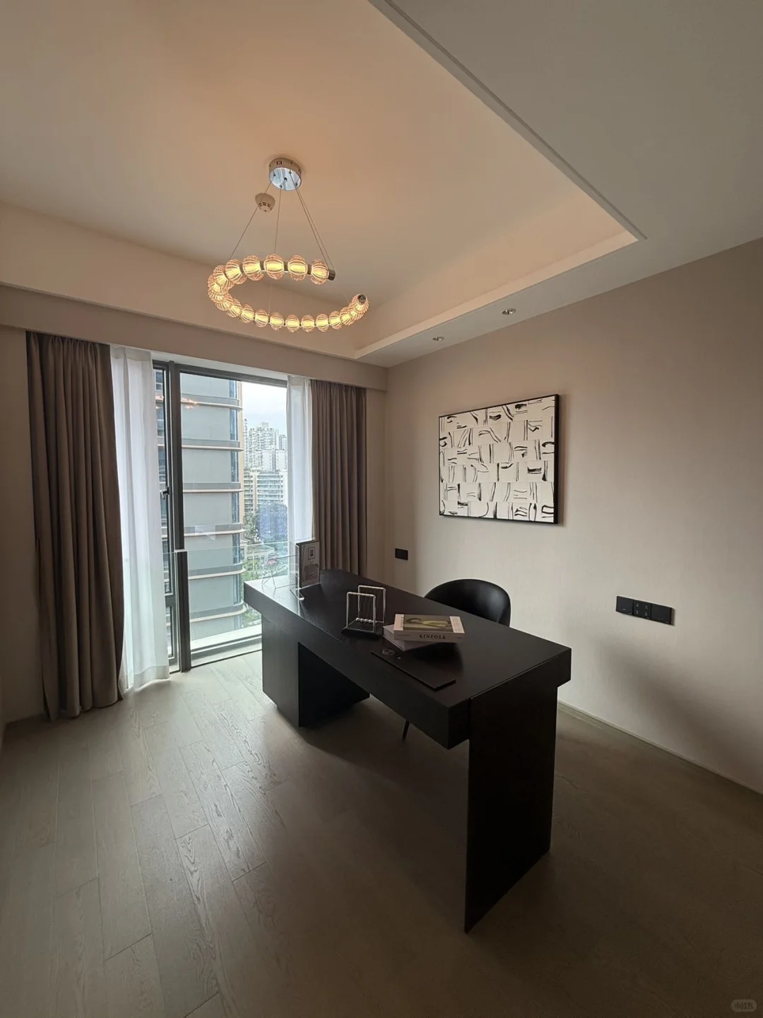 观宸云幕·171㎡现代风4房出租｜智能家居豪装