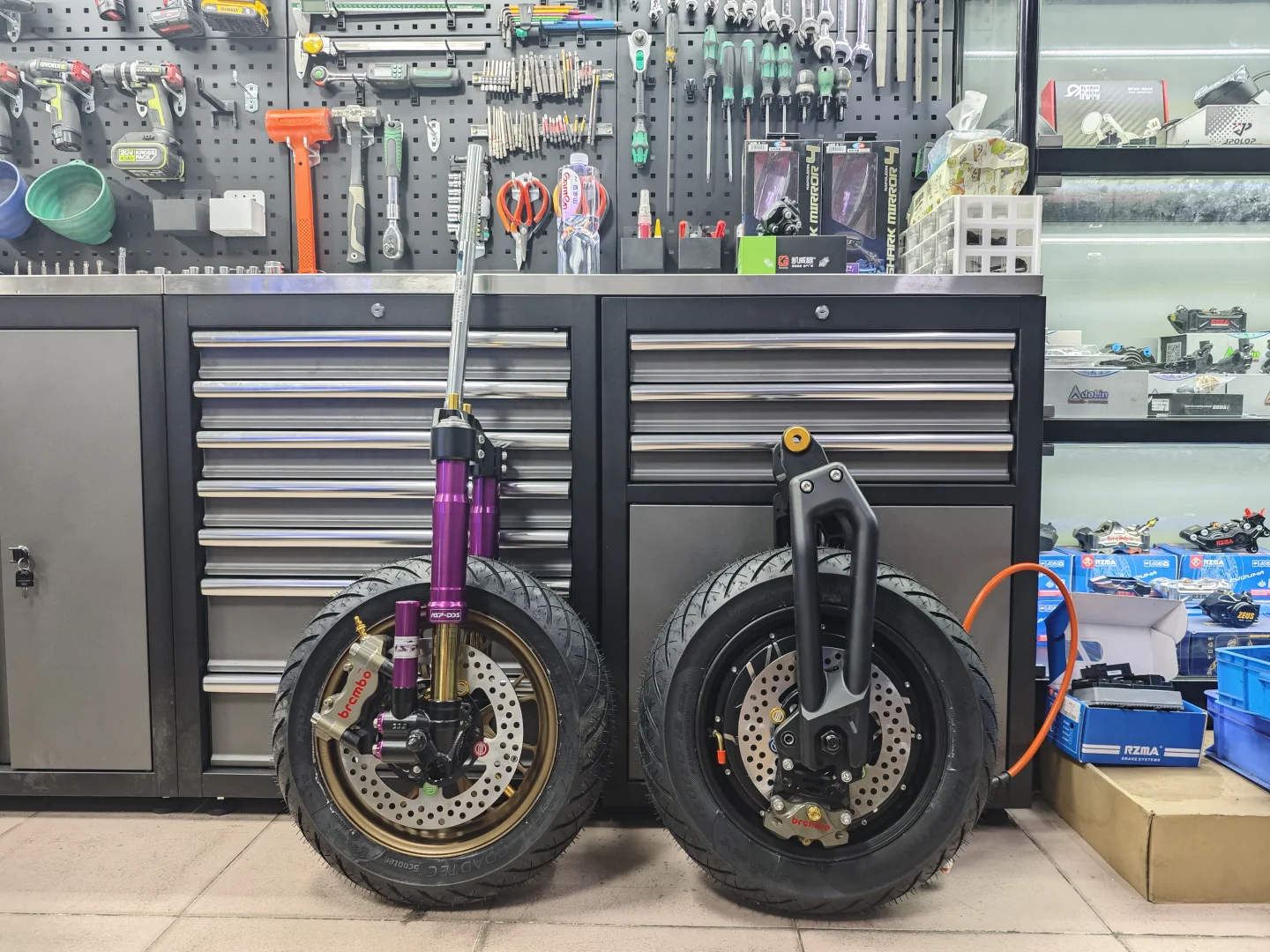 终于也有自己的工作室了！