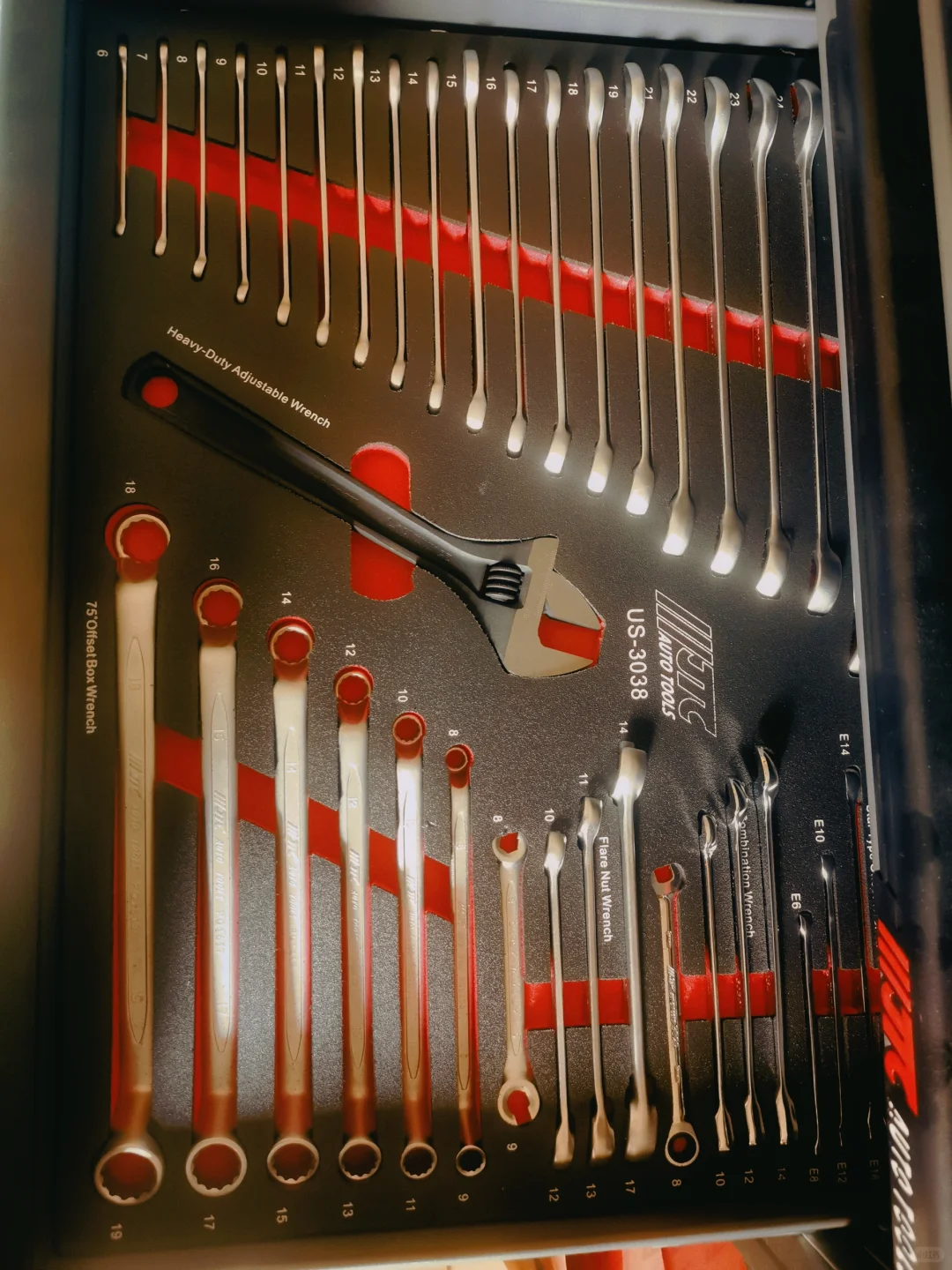 据说每个爱好修车的人，都有一整套工具