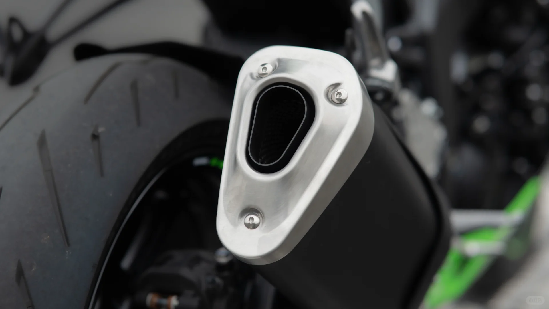 #川崎ZX-6R 原厂外观全段排气 ——「燃尽」