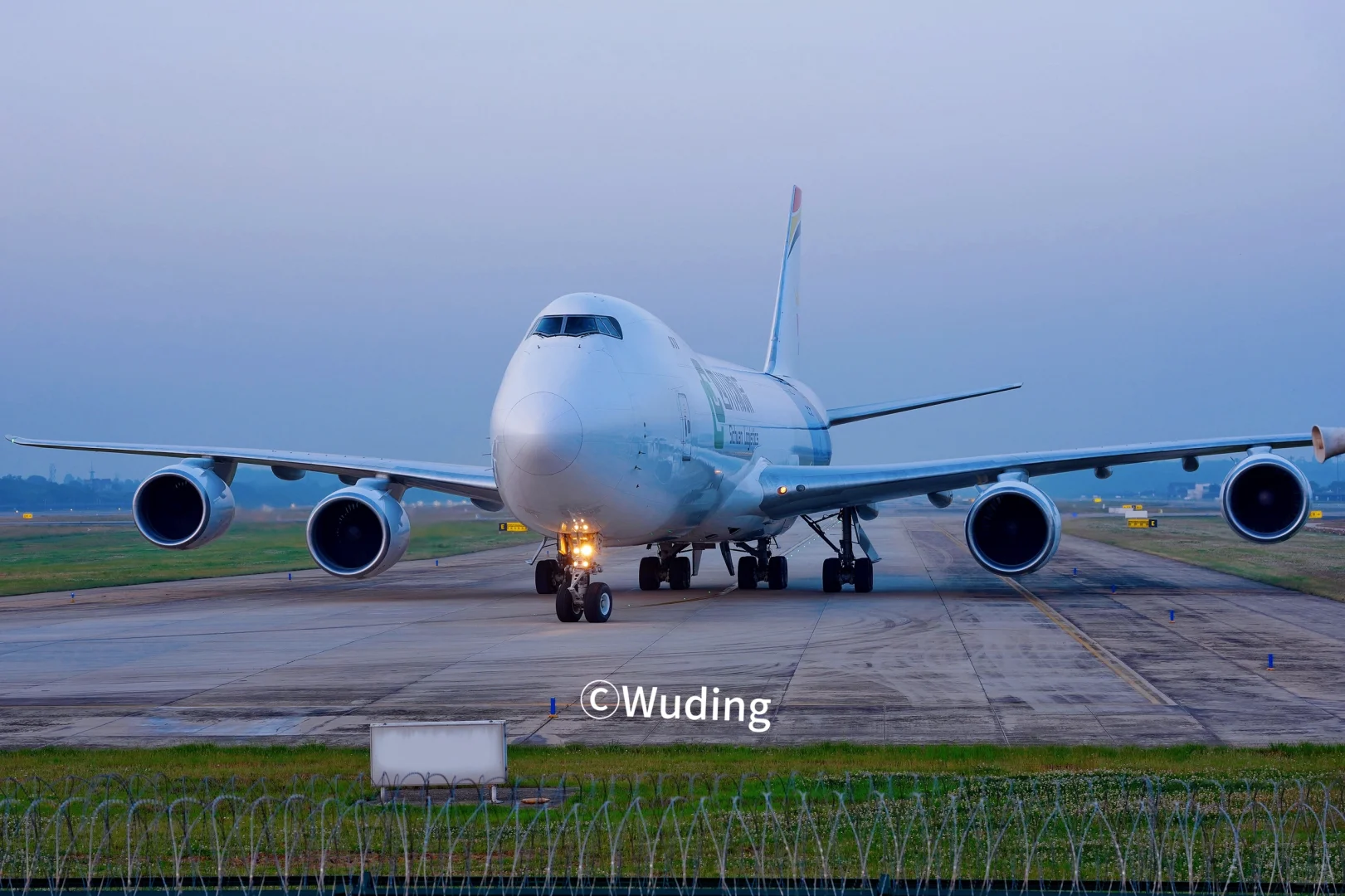 四川本土物流也有了大鹅头(Boeing748)
