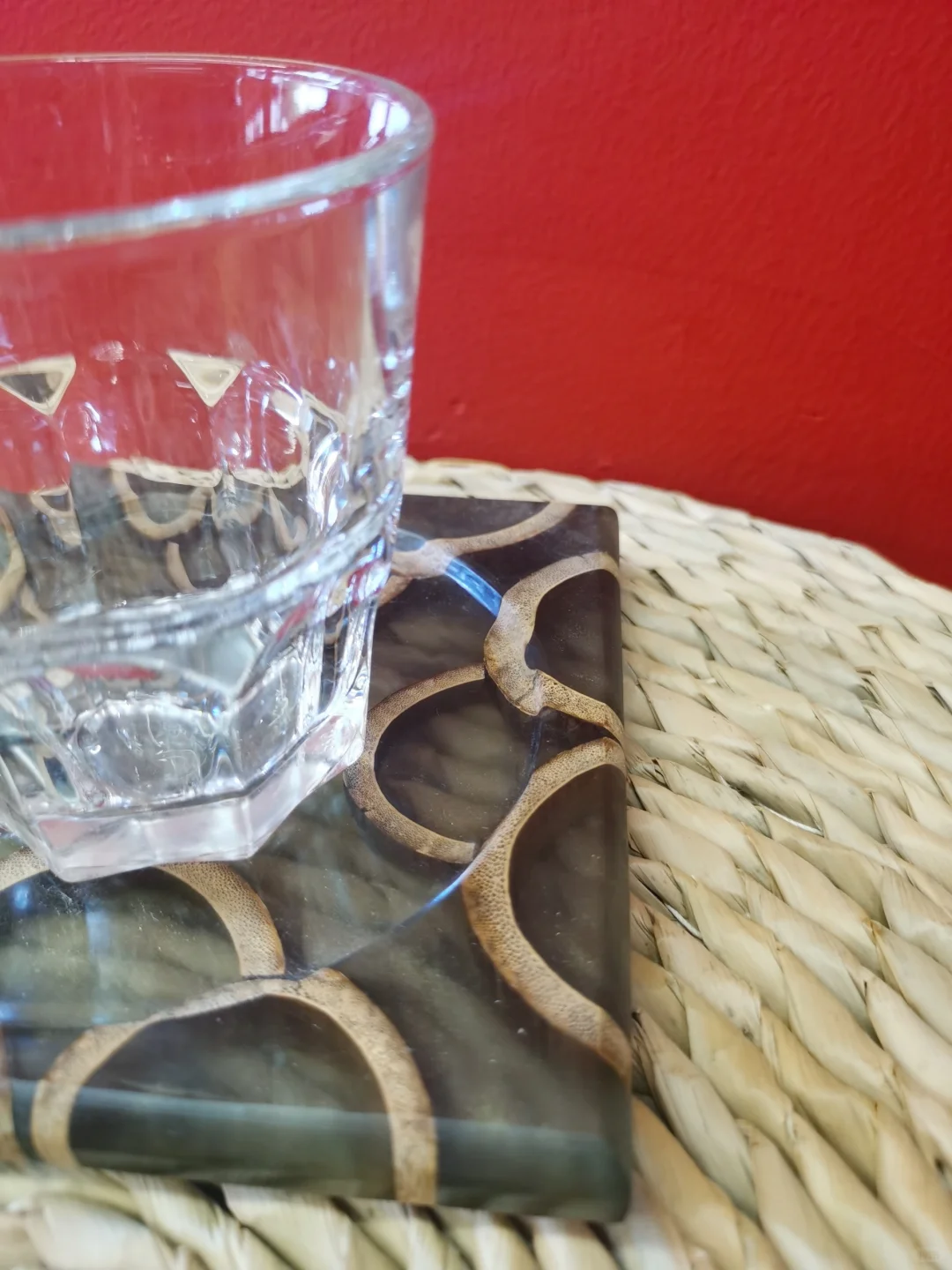 这是一个独一无二的手工杯垫