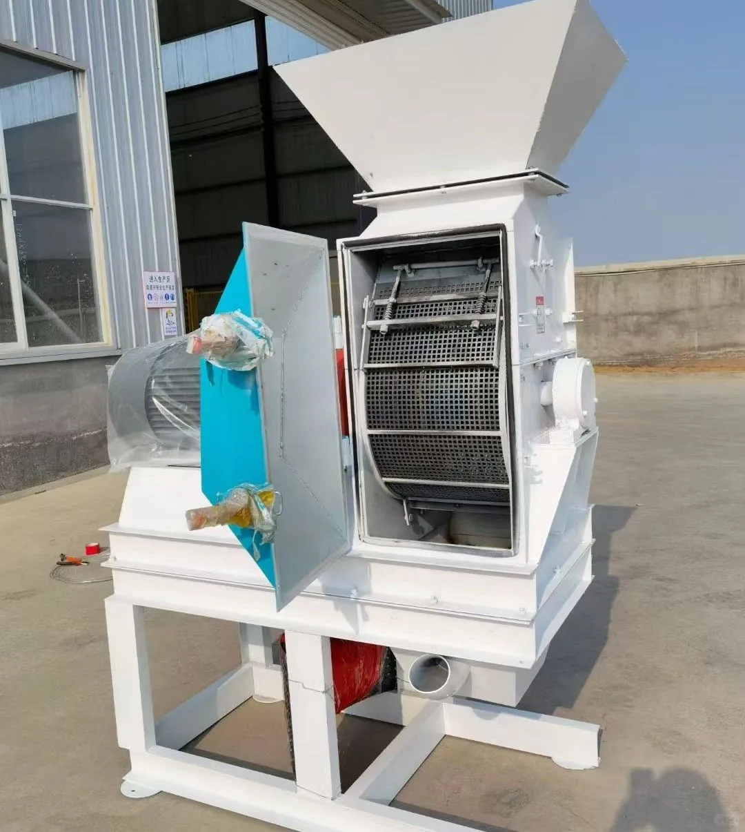 养殖新选择:猪饲料加工设备,实用又环保