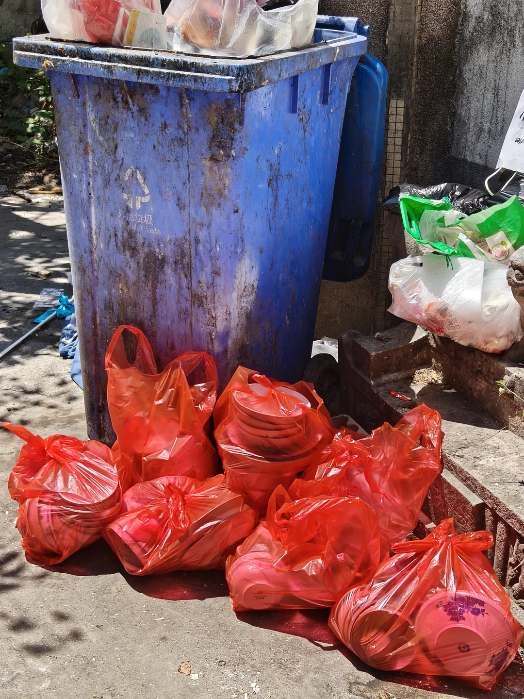 老破小房子物品清理EP6 碗筷全部丢掉