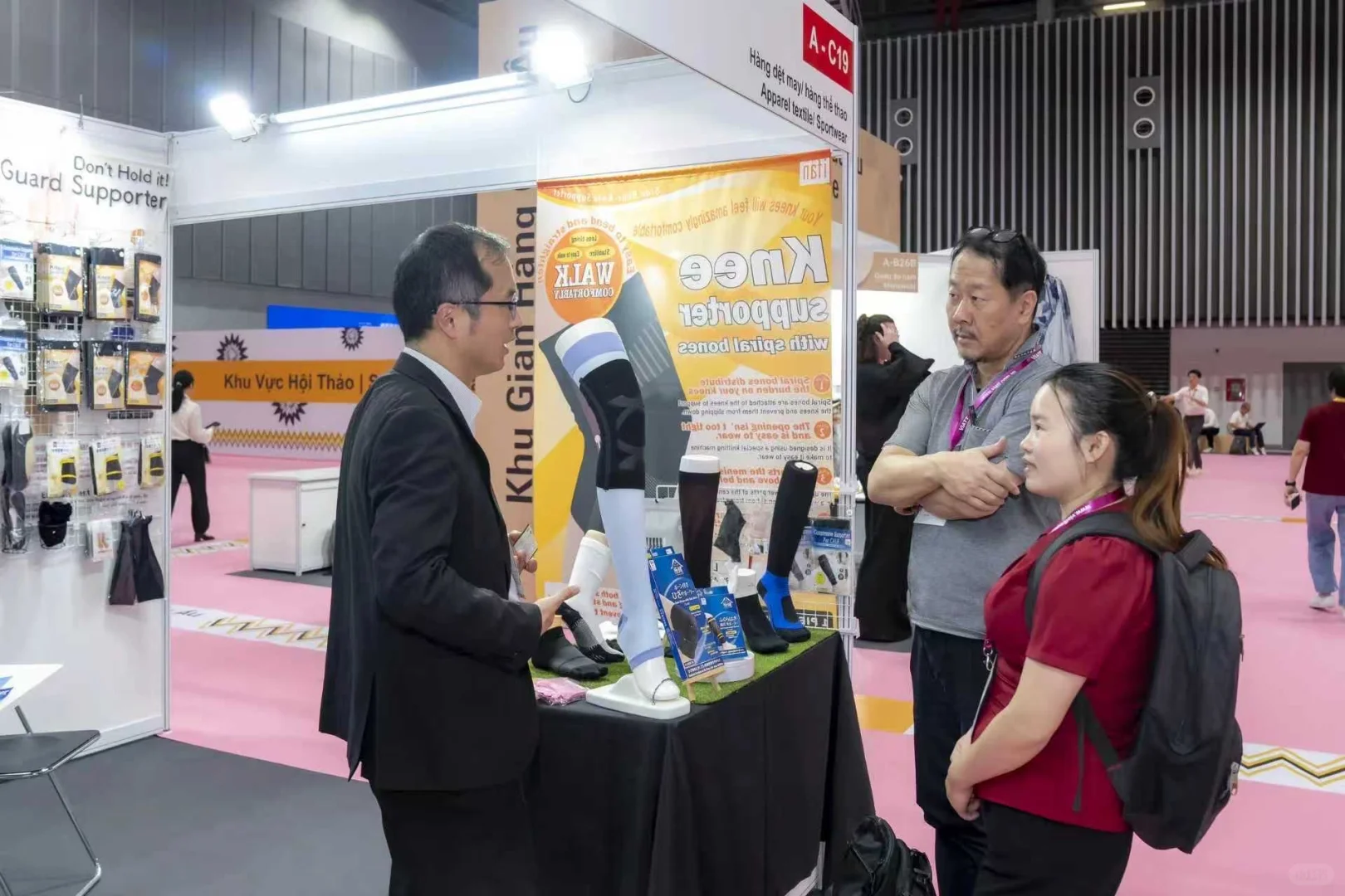 越南纺织业“强在成衣加工，弱在原材料”