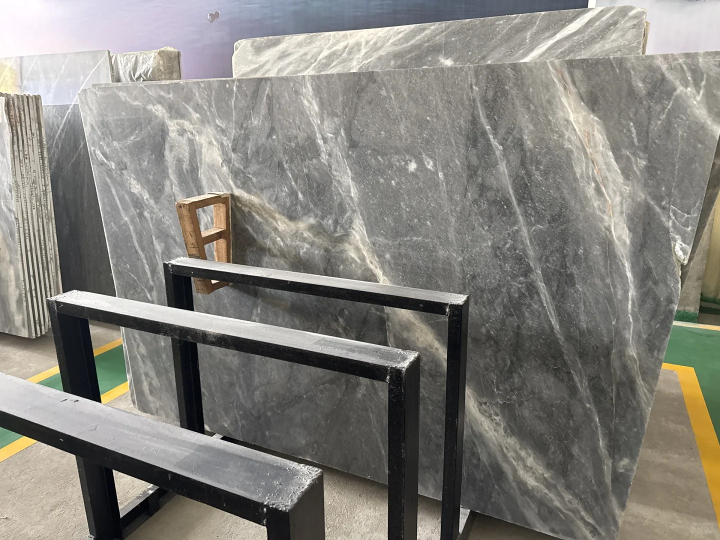 有没有做工程的老板需要灰石