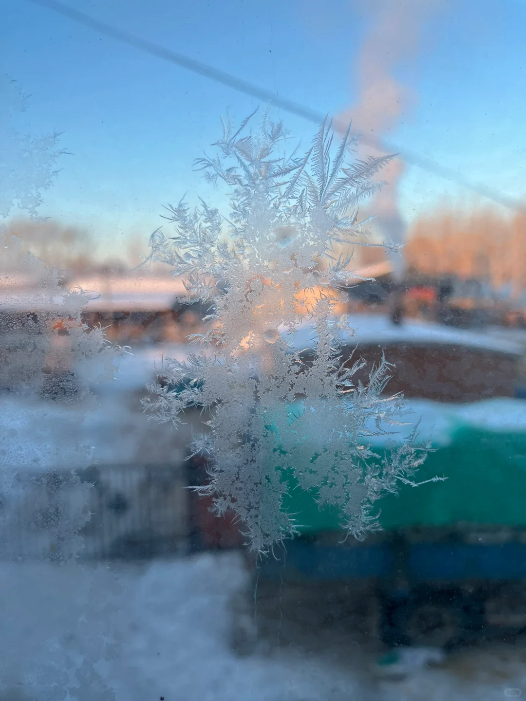 拍到非常规整的冰花