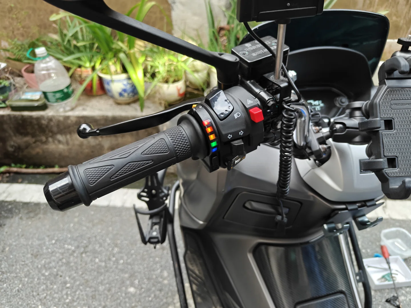 自己动手，加装凯威格加热手把，效果不错