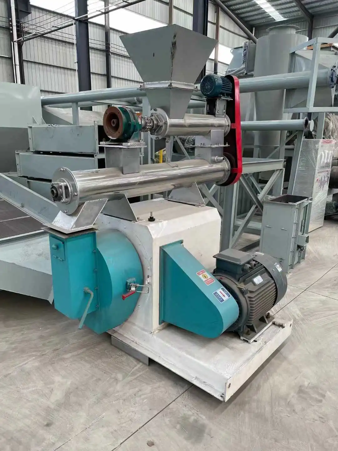 环模颗粒机：养殖场饲料加工制粒设备