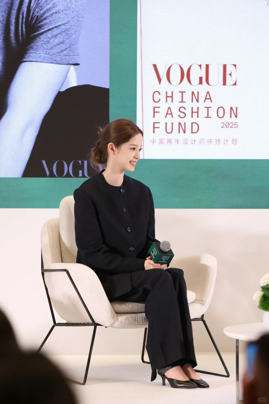 今日出席活动的Nabi，气质沉静的高智感女友