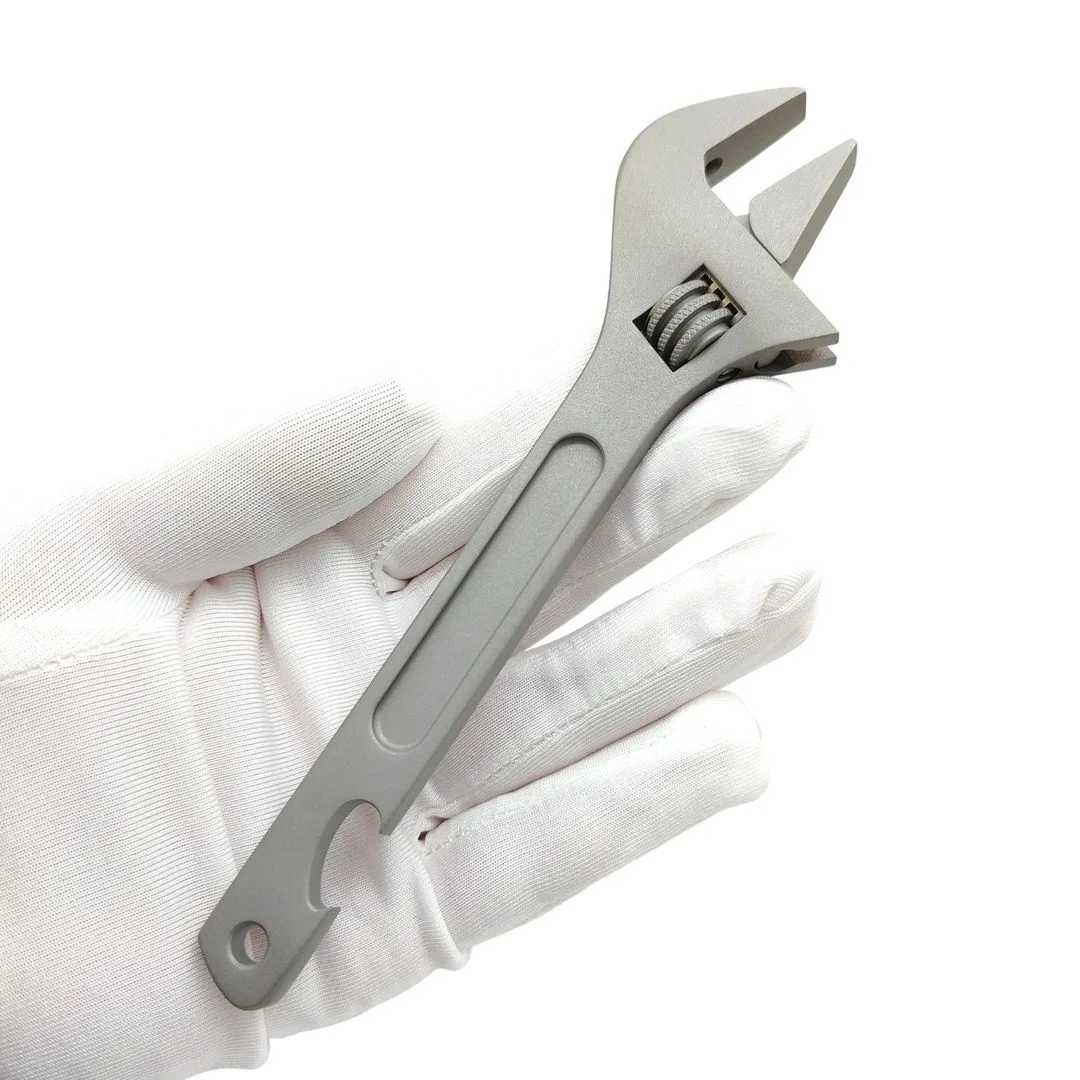 活动扳手:灵活多变的万能工具