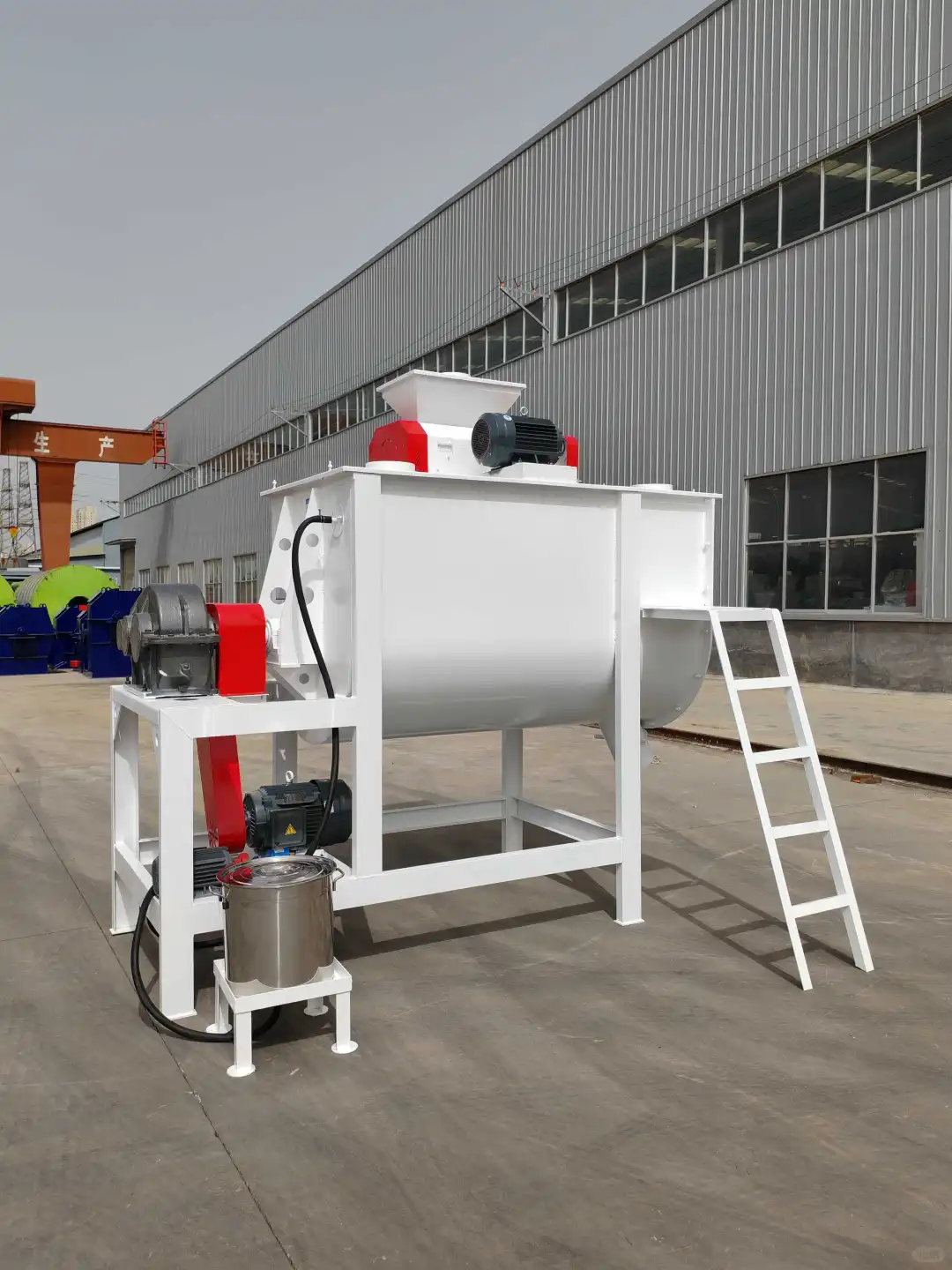 1吨玉米饲料加工粉碎机搅拌机一体机器设备