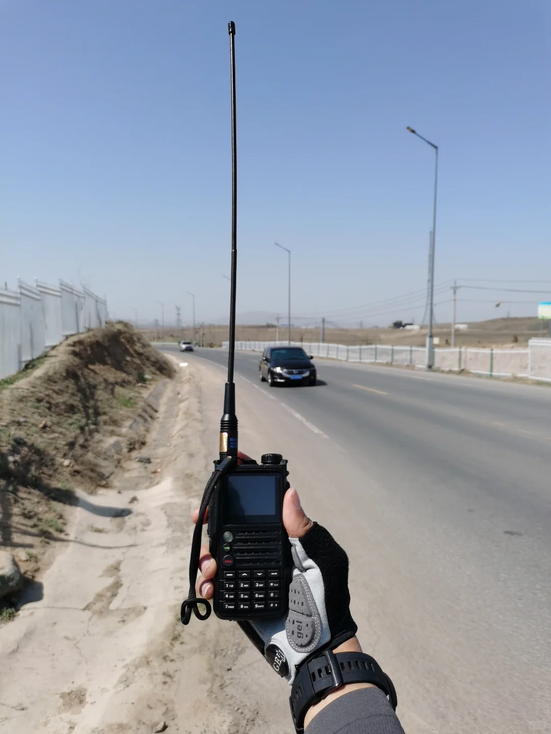 手机这么普及的今天，为什么还在使用对讲机