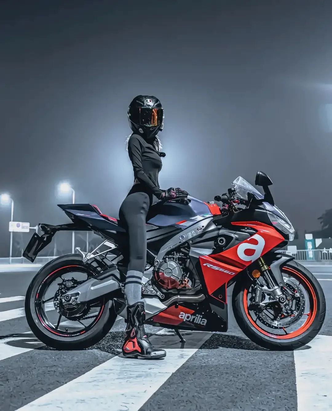 为什么越来越多的女生喜欢骑摩托车?