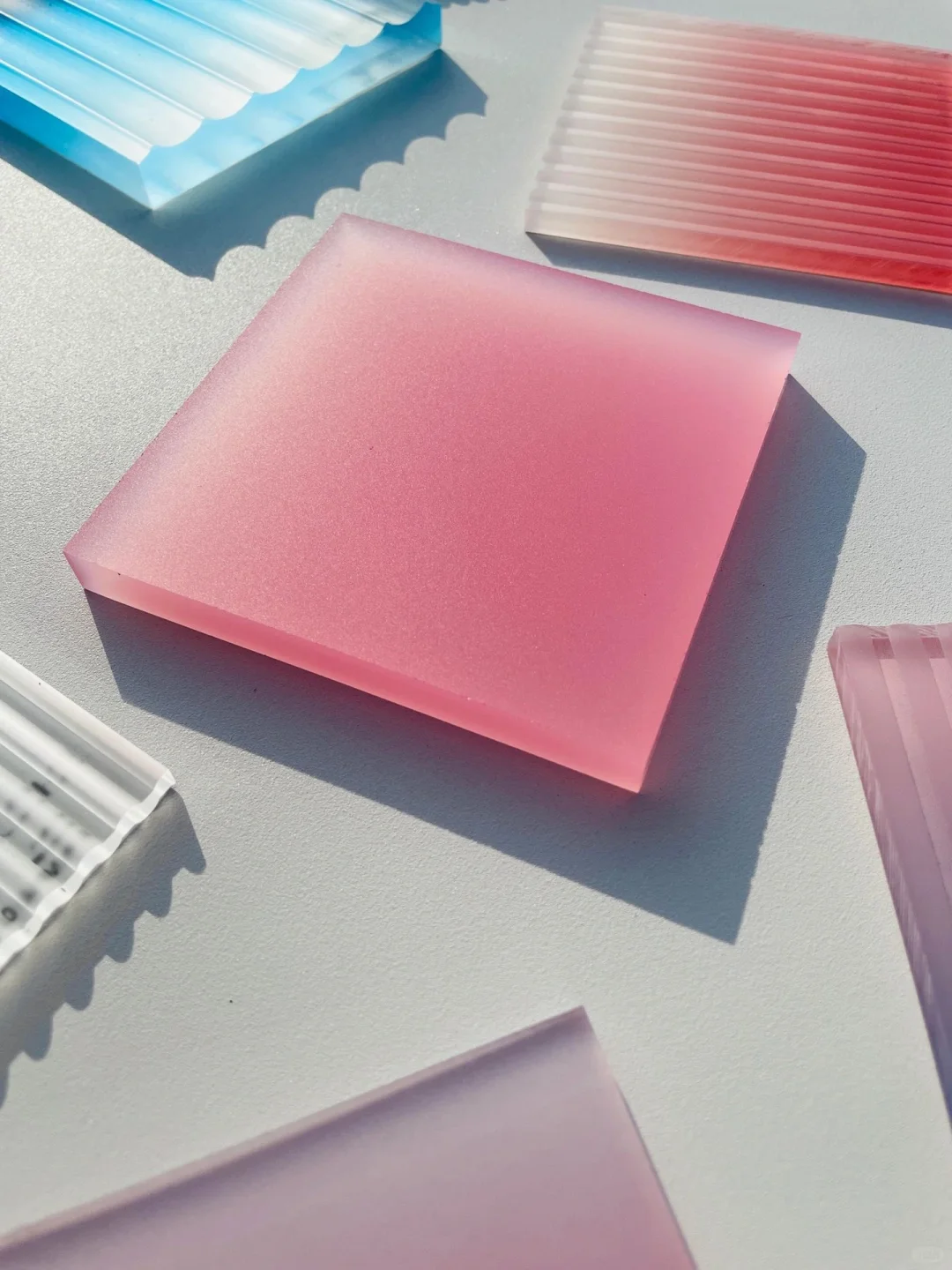 100个设计师99个都爱❕树脂玻璃真的好绝?|