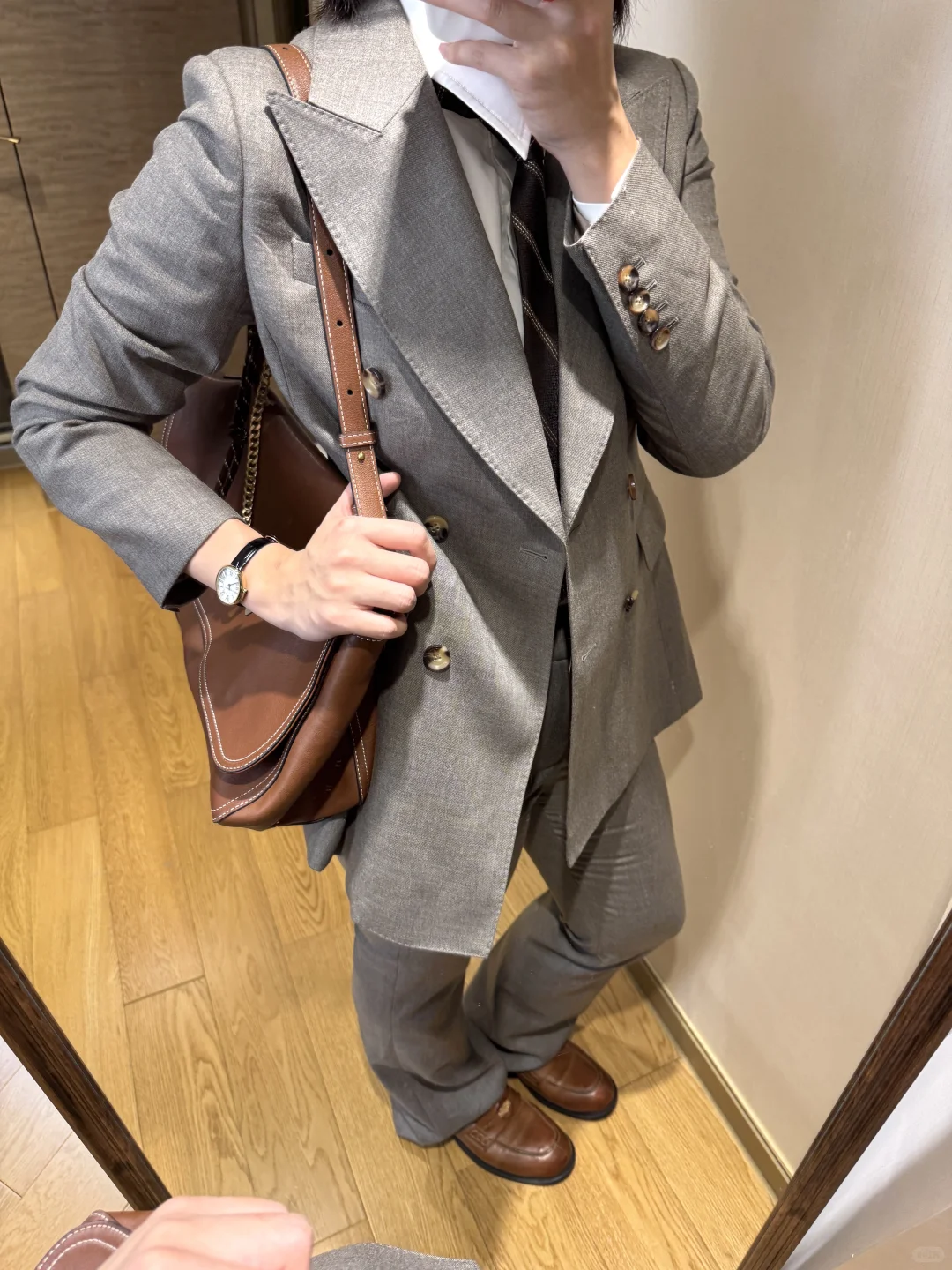 漂亮又高智的正装合集x18(带辣评版