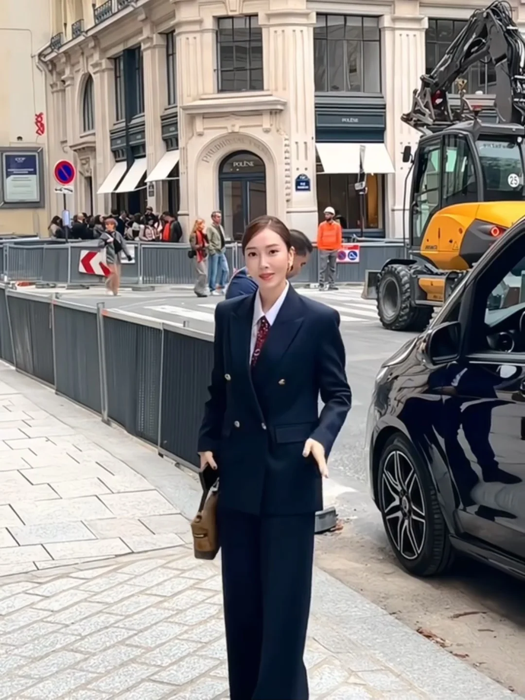 郑秀妍巴黎时装周西装杀❗️