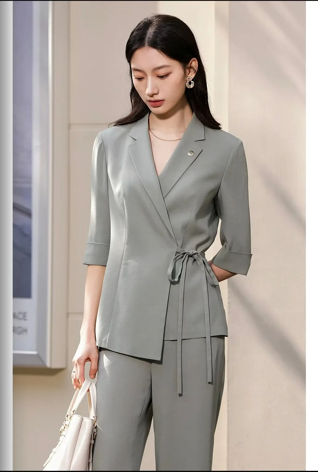 白领重要场合穿着装