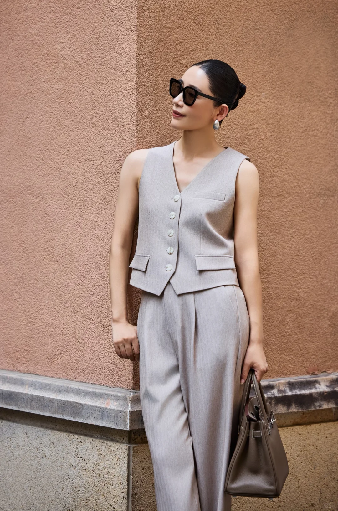 40而已｜都说我穿西装好看，对吗？