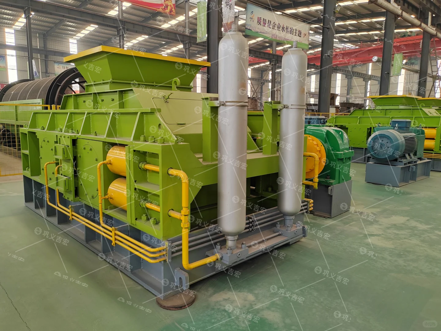 破碎水泥熟料 对辊破碎机少停机多生产