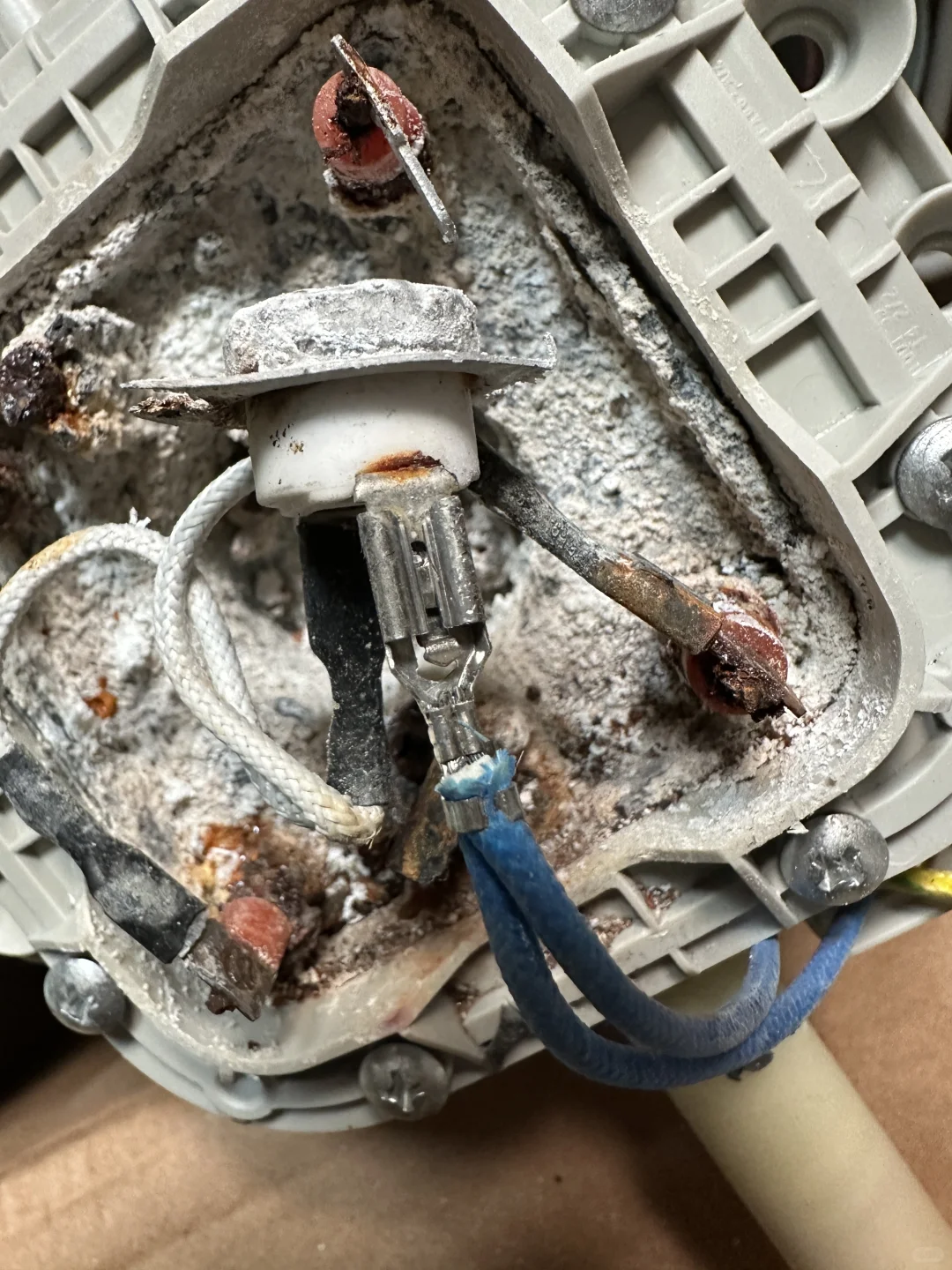 美的挂烫机插电跳闸，换锅炉超详细步骤