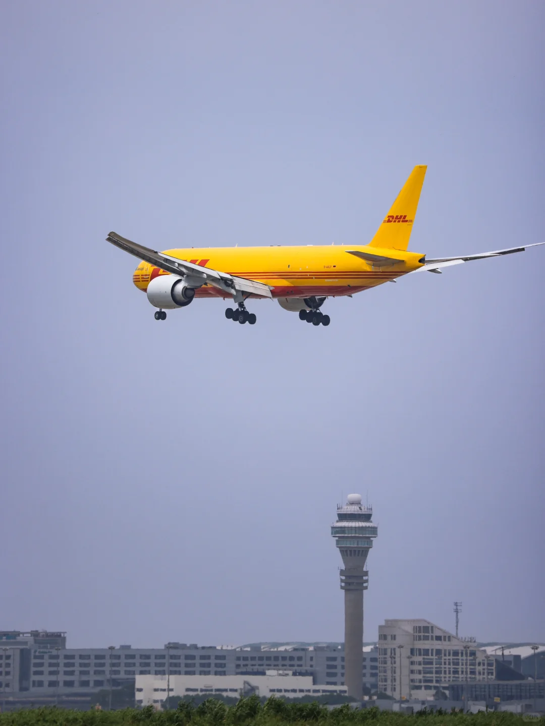 关键时刻出了光：AeroLogic的DHL B777F