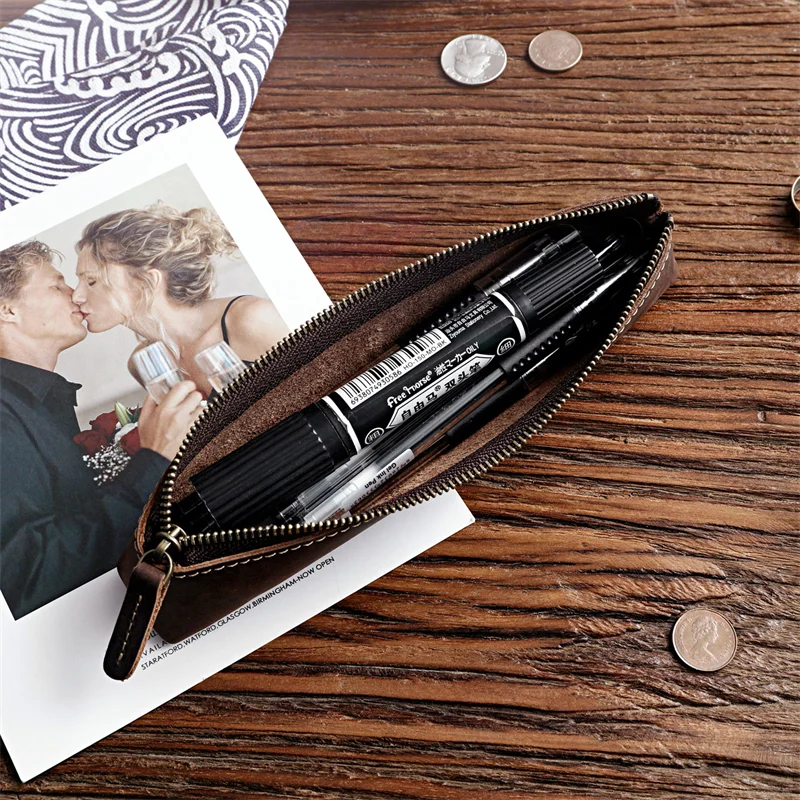 一款里外纯皮制作的细长笔袋