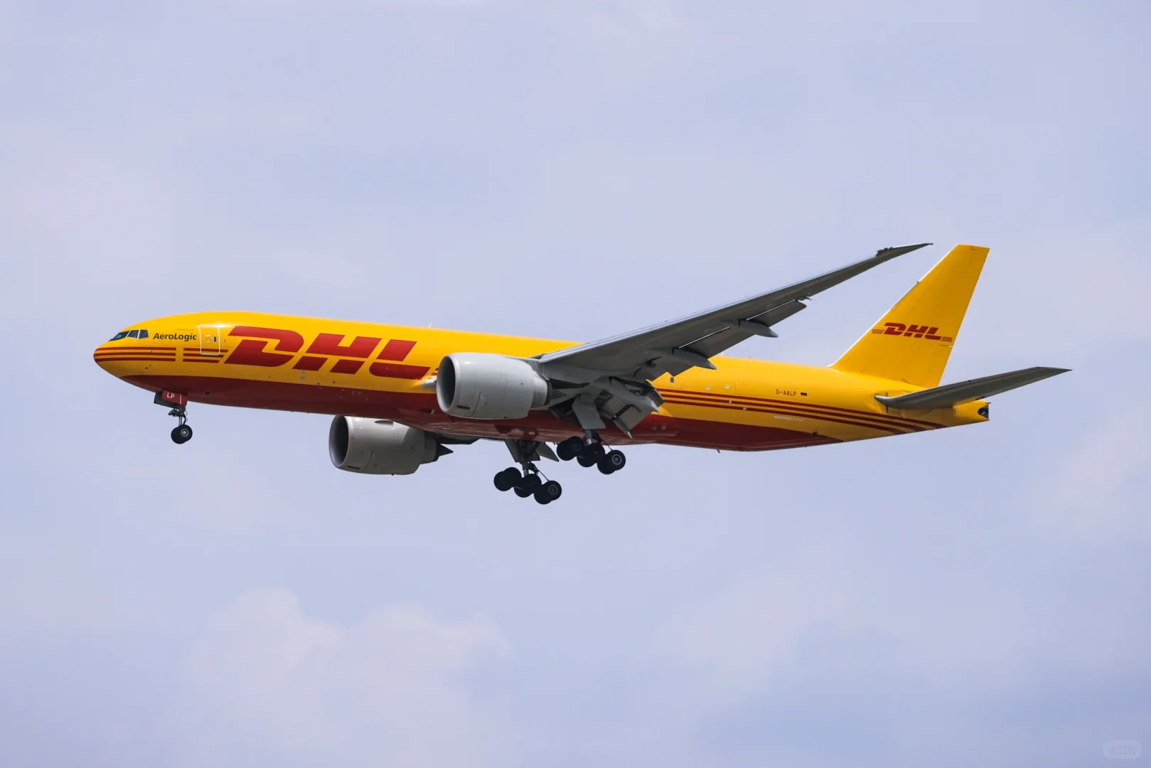 关键时刻出了光：AeroLogic的DHL B777F