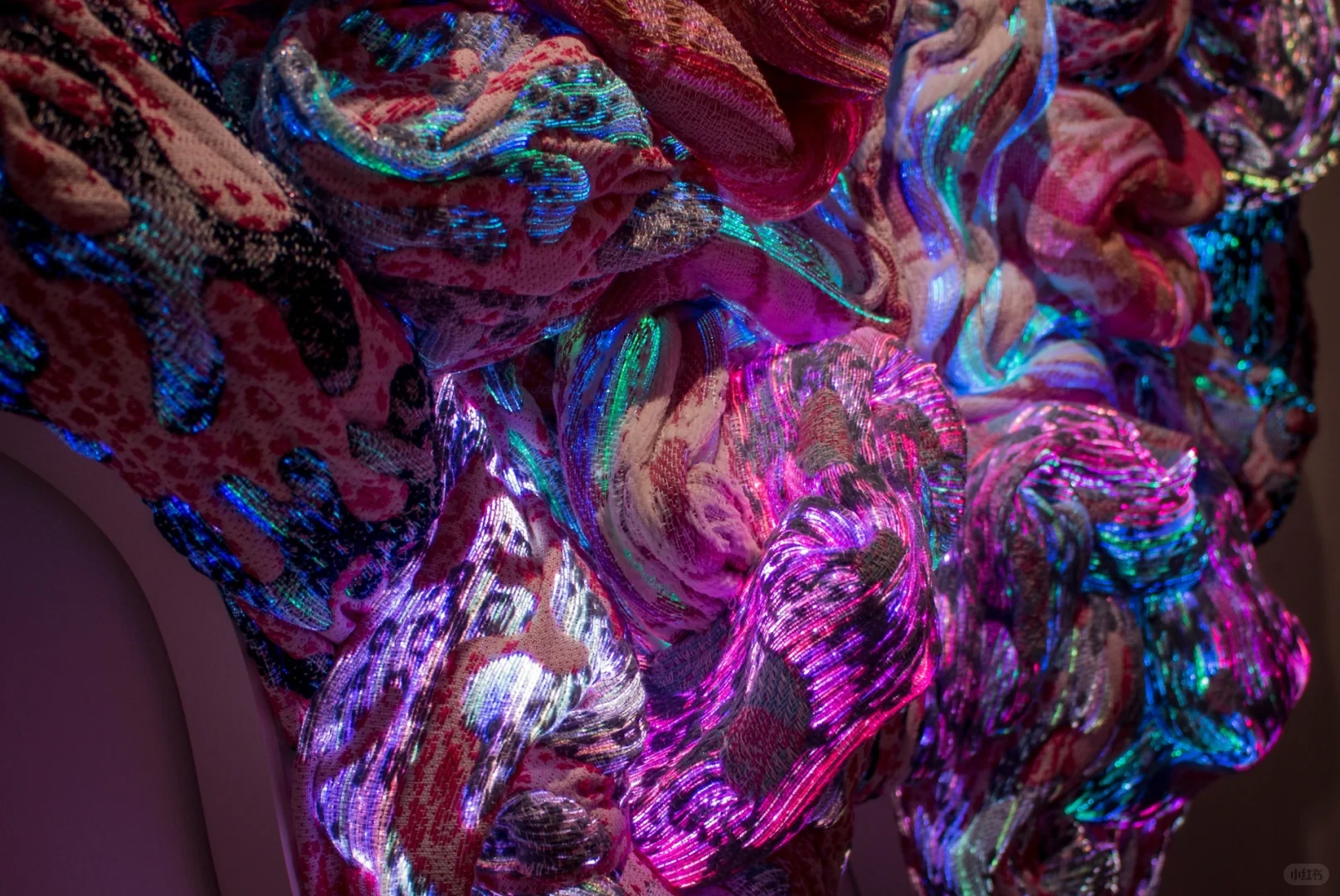 ✨：当传统编织遇上未来科技（光纤➕提花=?