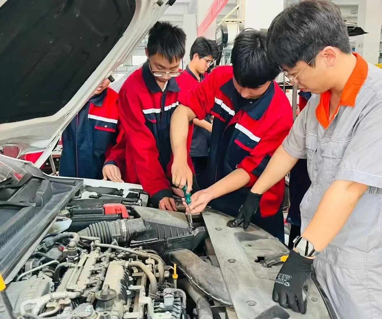 汽修专业实训课日常